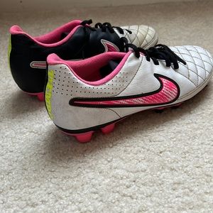 Soccer cleats